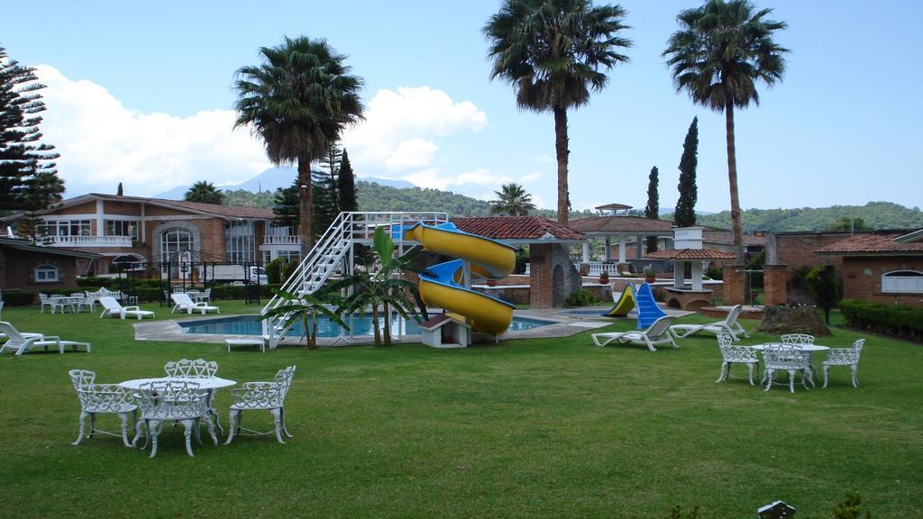 Hotel Villa Monarca Inn Zitacuaro ภายนอก รูปภาพ