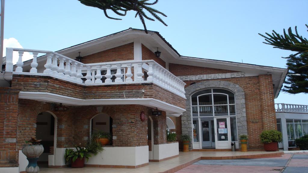 Hotel Villa Monarca Inn Zitacuaro ภายนอก รูปภาพ