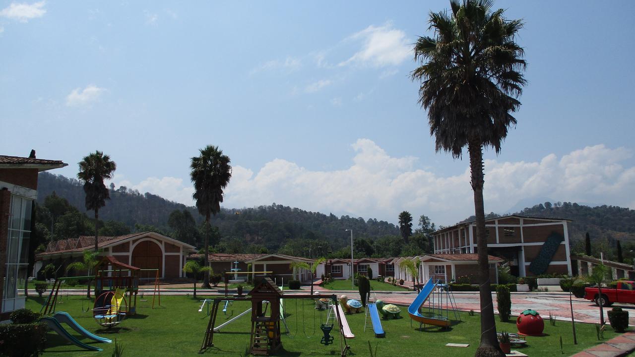 Hotel Villa Monarca Inn Zitacuaro ภายนอก รูปภาพ