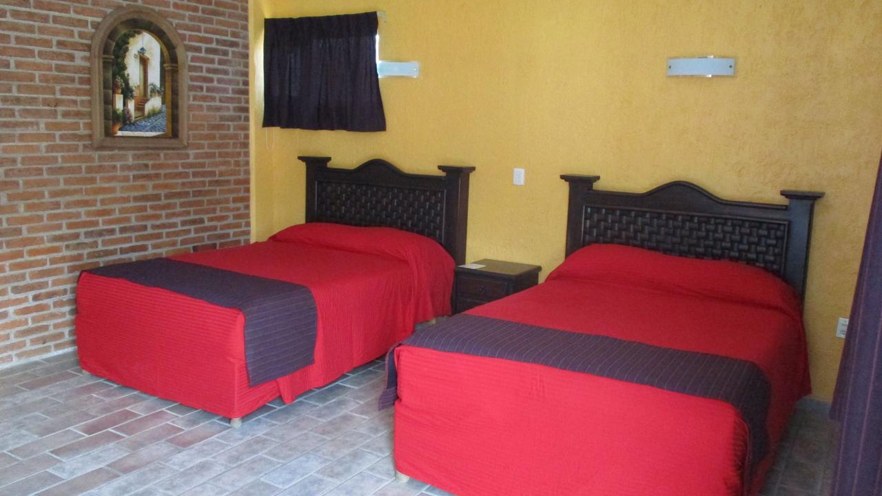 Hotel Villa Monarca Inn Zitacuaro ภายนอก รูปภาพ