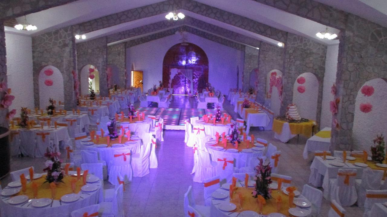 Hotel Villa Monarca Inn Zitacuaro ภายนอก รูปภาพ