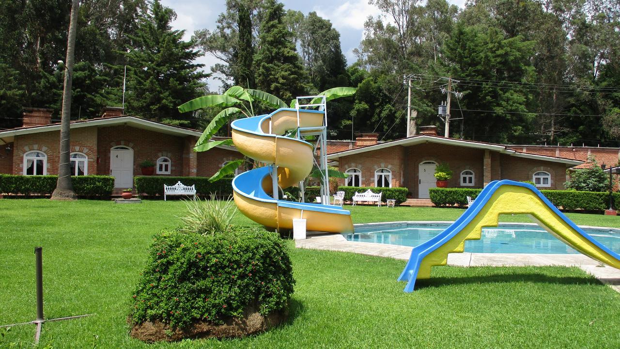 Hotel Villa Monarca Inn Zitacuaro ภายนอก รูปภาพ