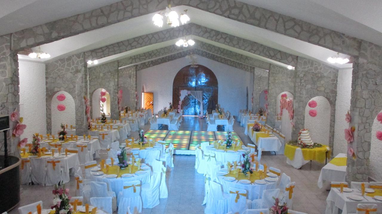Hotel Villa Monarca Inn Zitacuaro ภายนอก รูปภาพ