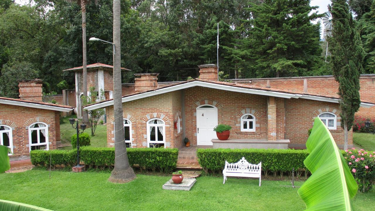 Hotel Villa Monarca Inn Zitacuaro ภายนอก รูปภาพ