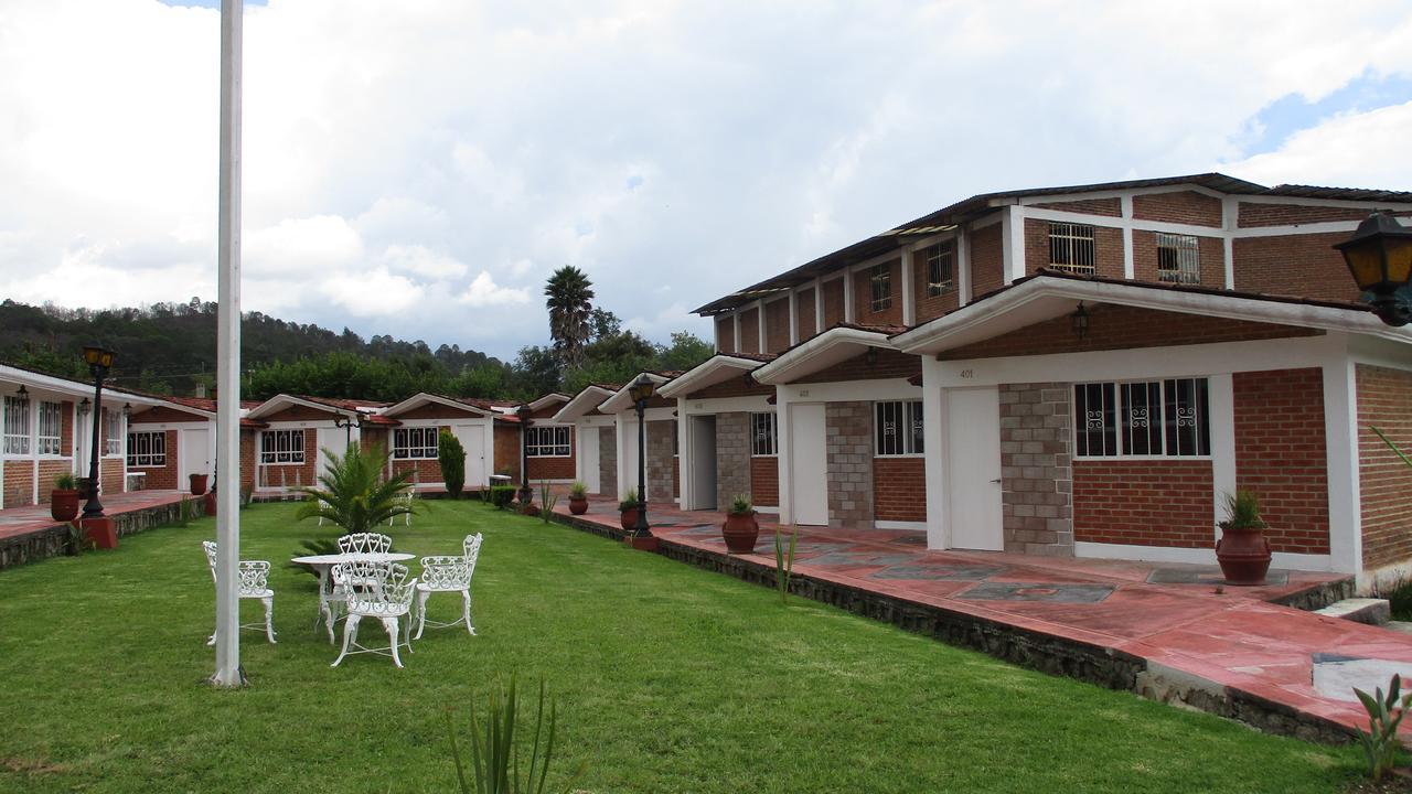 Hotel Villa Monarca Inn Zitacuaro ภายนอก รูปภาพ