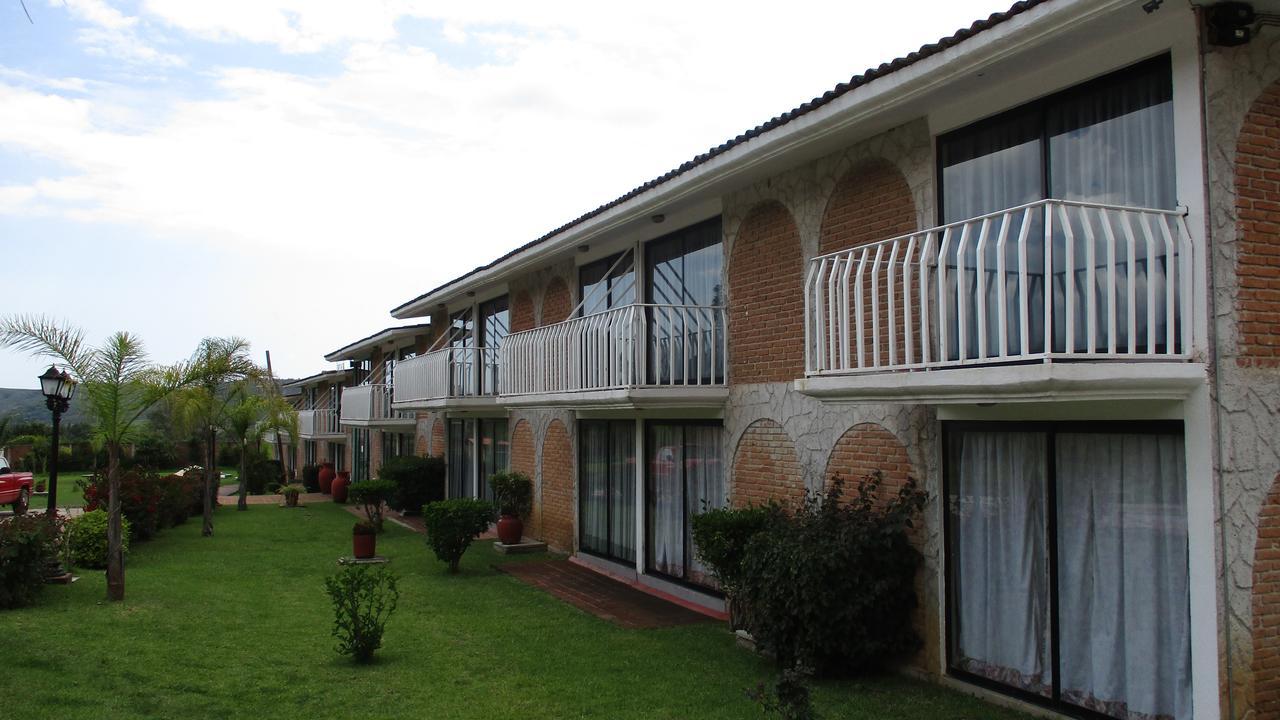Hotel Villa Monarca Inn Zitacuaro ภายนอก รูปภาพ