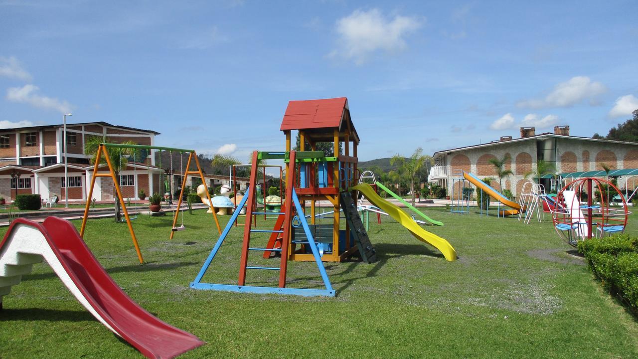 Hotel Villa Monarca Inn Zitacuaro ภายนอก รูปภาพ