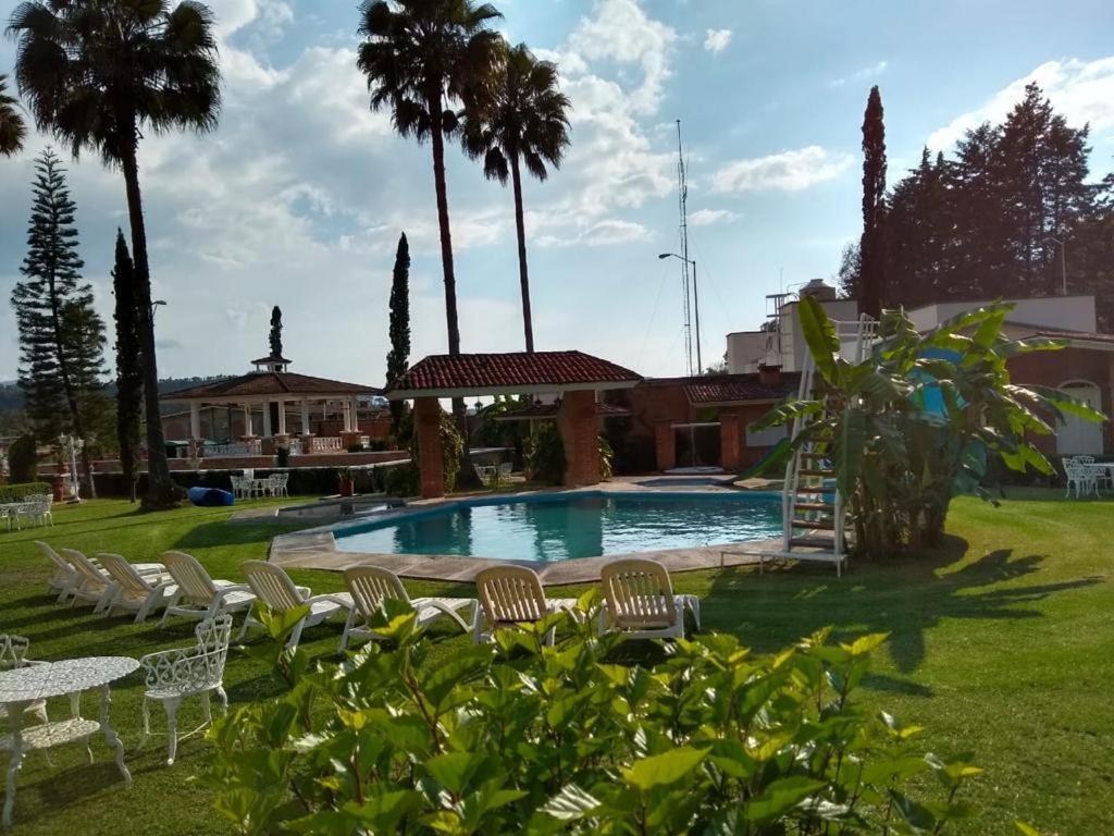 Hotel Villa Monarca Inn Zitacuaro ภายนอก รูปภาพ